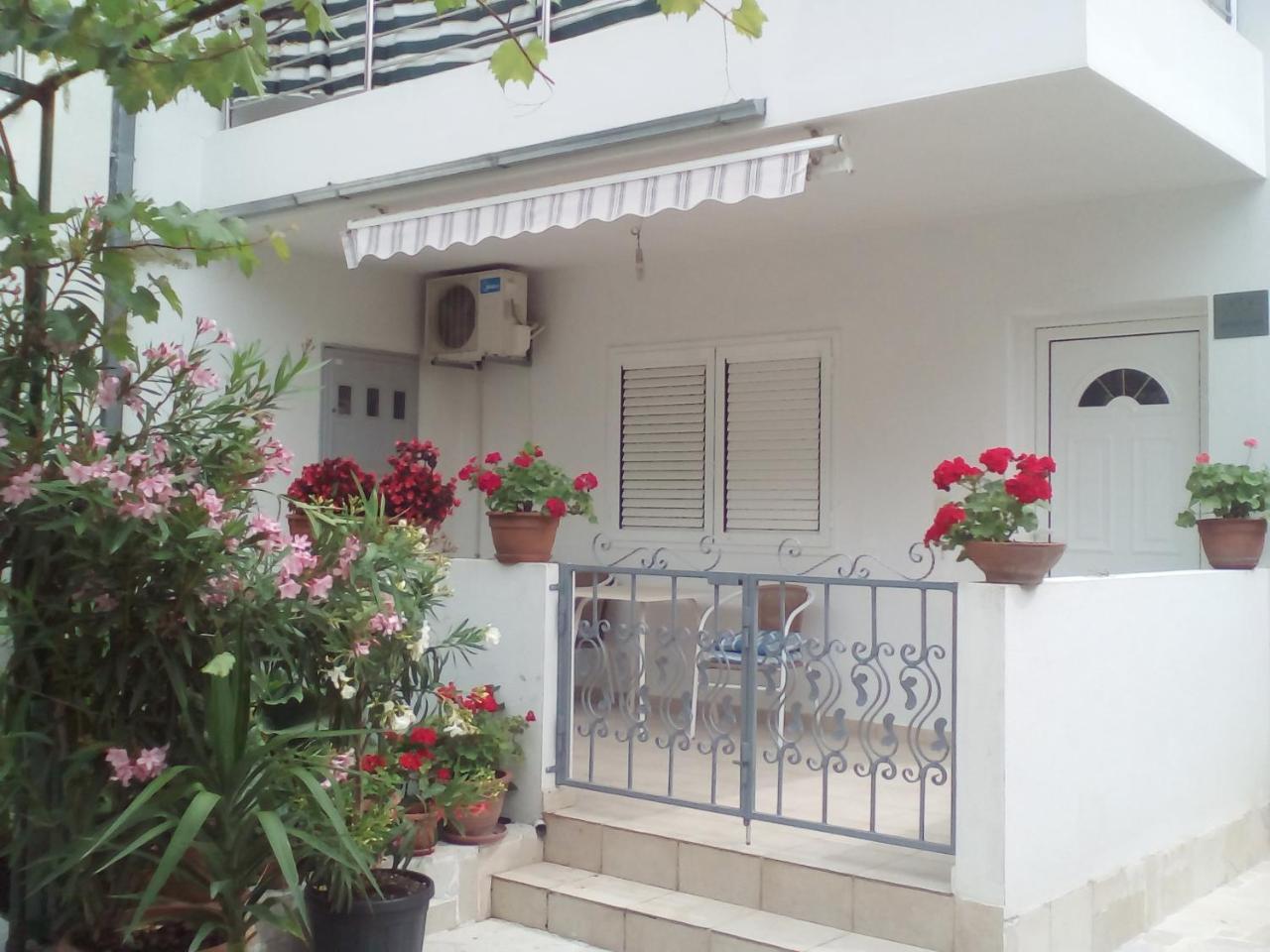 Apartments Lanterna Tivat Exterior photo